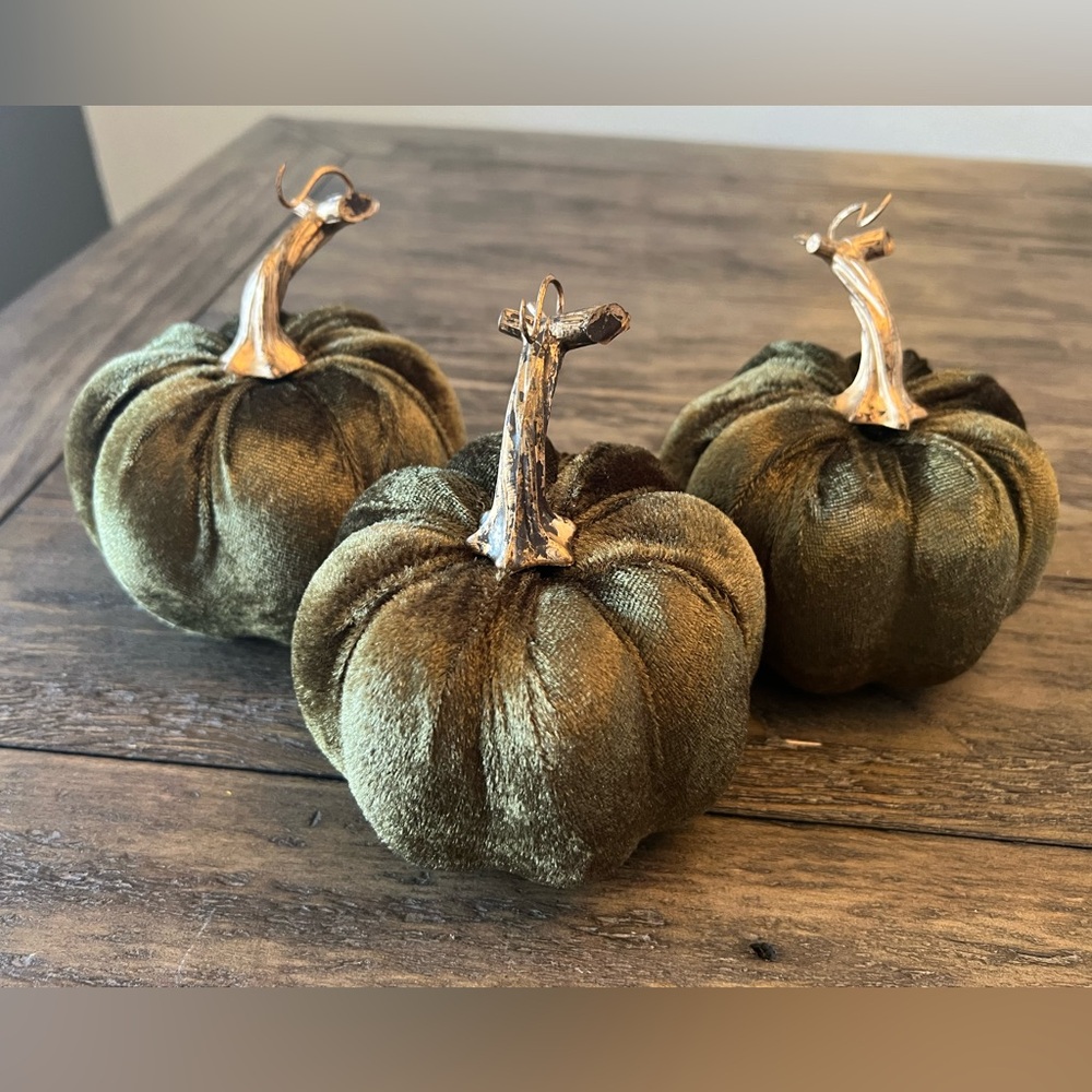 Set of 3 Velvet Pumpkins Decorative Fall Decor Green With Gold Stems